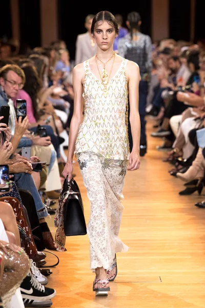 Look 7